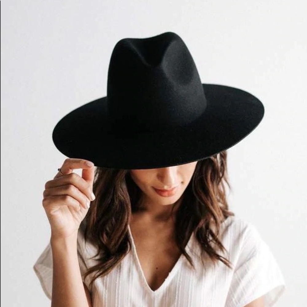 Gigi hat. Perfect condition worn once just downsizing!